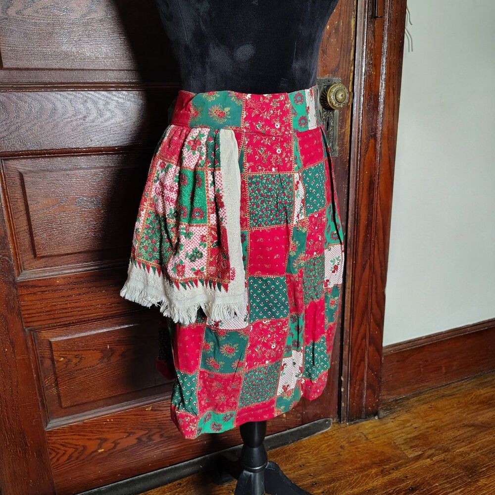 Handmade VTG Cottagecore Christmas Apron W Built In Hand Towel